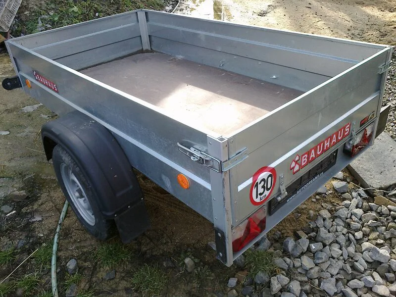 Přívěsný vozík do 750 kg